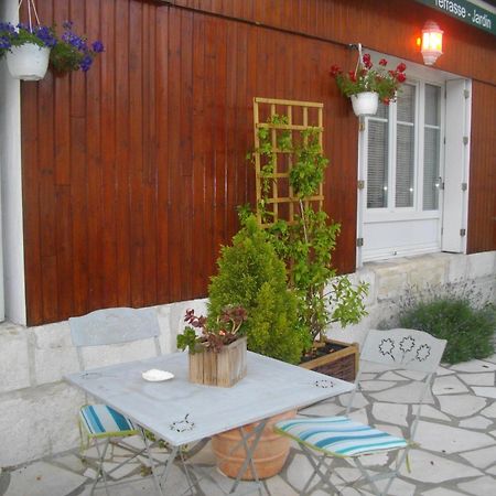 Hotel Le Parisien Saintes Exteriér fotografie